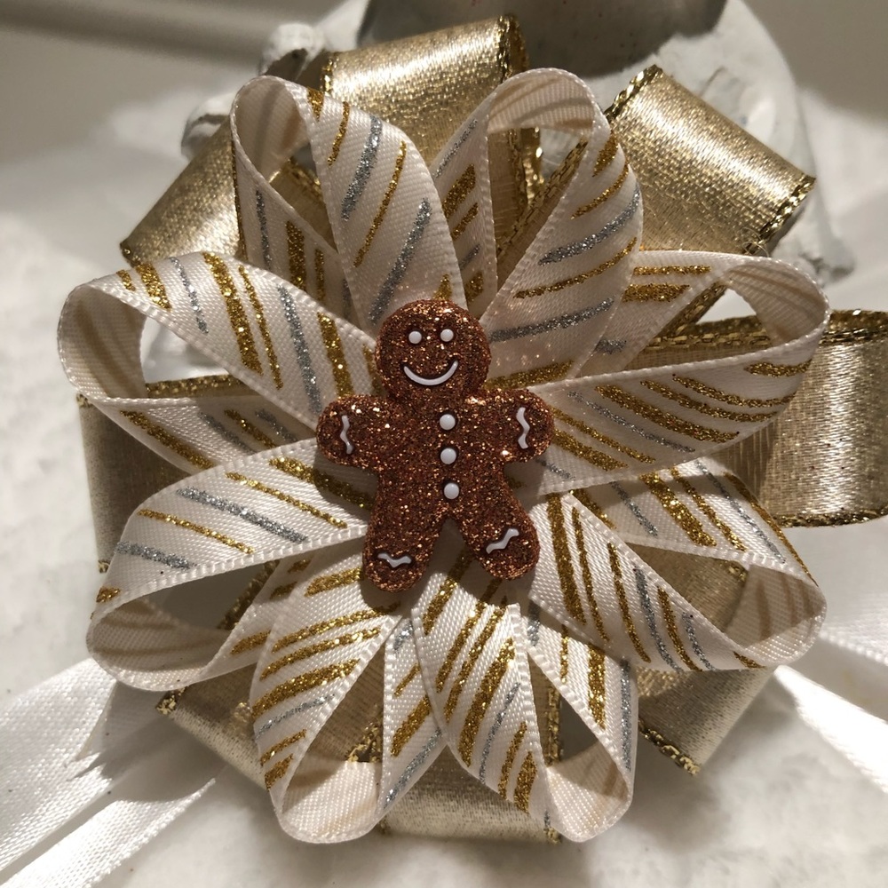 🌸3/$9🌸 Handmade Glittery Gold Gingerbread Man